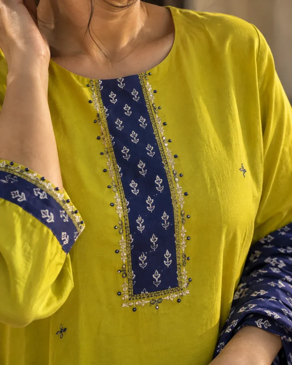 Neel Haldi Kurta Set, photo 3 of 4
