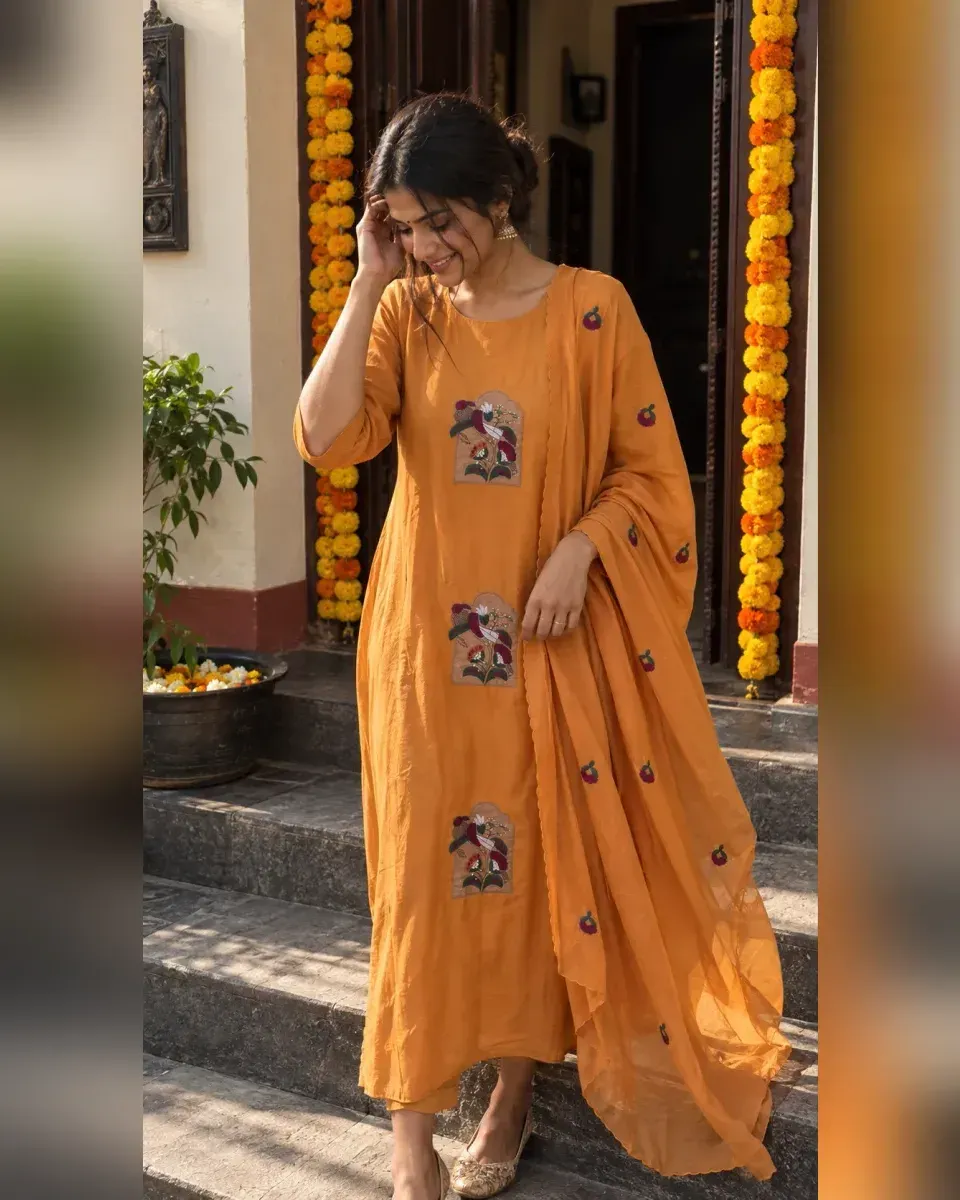 Kesar Bird Motif Kurta Set, photo 4 of 5